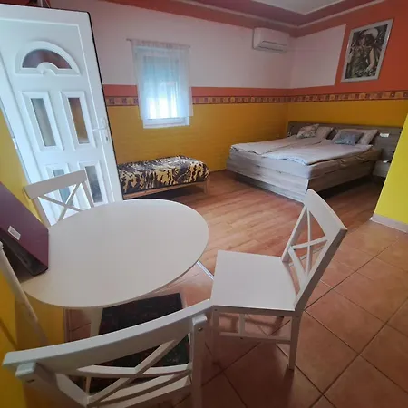 Apartment Tuende *